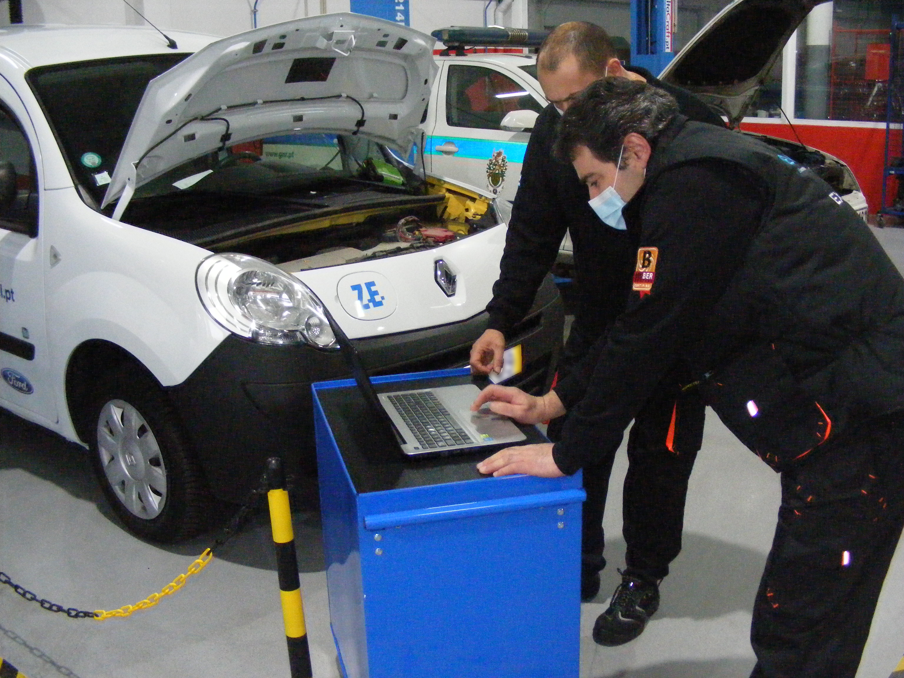 EBI-oficina-concessionario-multimarca-certificada-MV-BER-mecanicos-certificados-MAMP